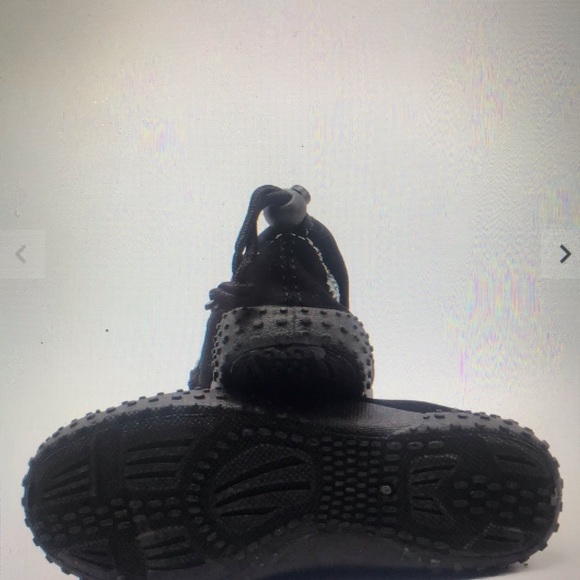 Shose - Picture 3 of 5